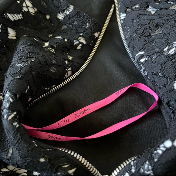 Betsey Johnson Black Lace Bodycon Dress NWT Size 4 ✨ $138 Retail - Picture 8 of 9